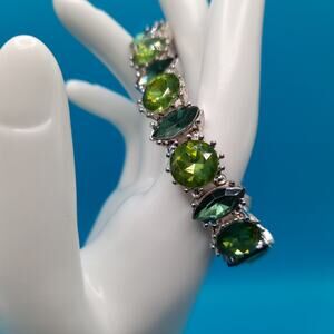 Macy's Green Rhinestone Stretch Bracelet, New With Tags, Old Stock